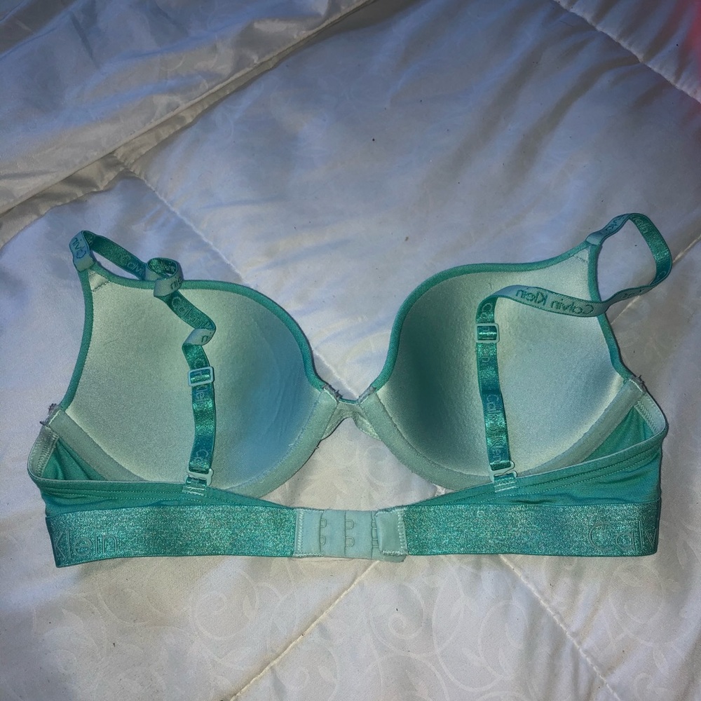 Pastel Calvin Klein bra